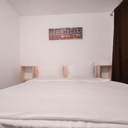 Casa 4 Odai 호텔 Douăzeci şi Trei August 외부 사진